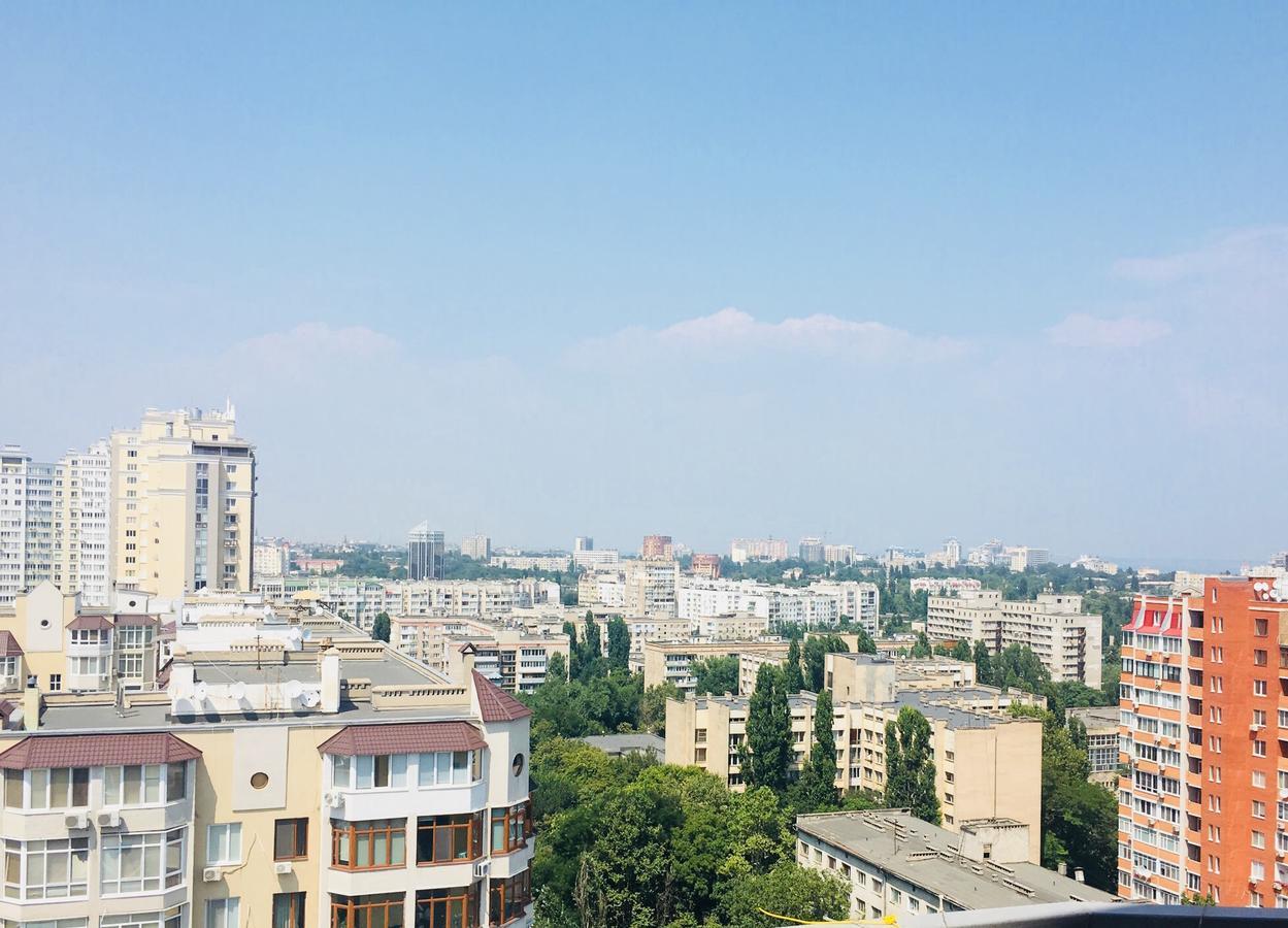 Apartments On Marshala Govorova Odesa Exterior foto